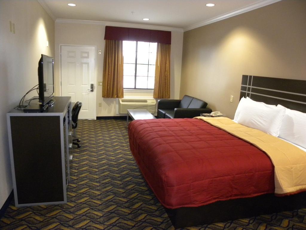 Palace Inn Kingwood Humble Room photo