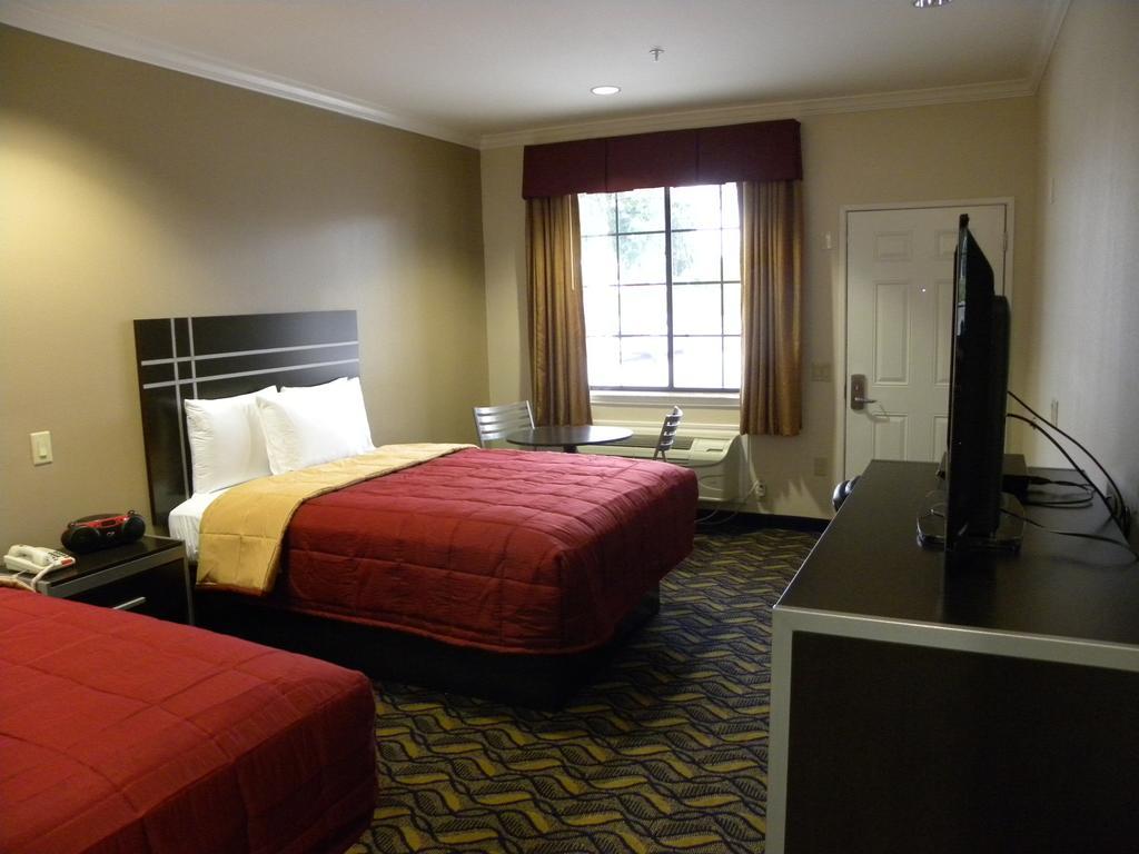 Palace Inn Kingwood Humble Room photo